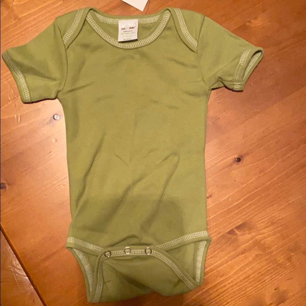Short sleeve bodysuit